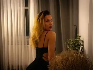 ArianaAra online